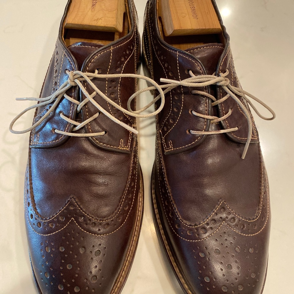 Mens Johnson and Murphy wing tip shoes